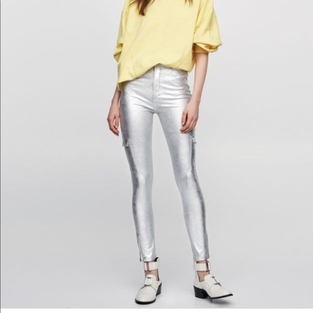 New Pull & Bear Highwaisted Skinny Pants Size 24